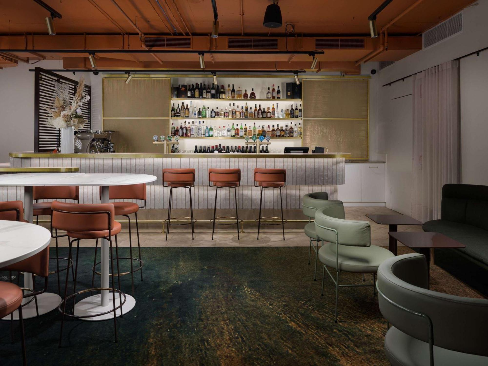 Pullman Melbourne City Centre Exterior foto The bar at the 2018 edition of the London Design Festival